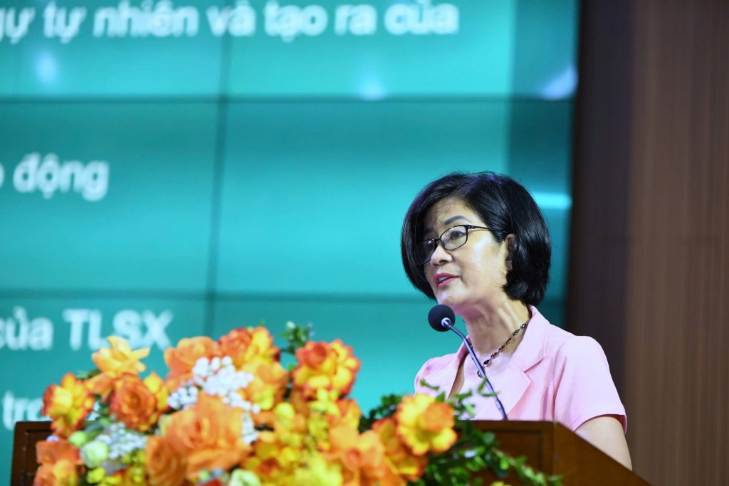 PGS.TS Phạm Thị Túy, Phó Viện trưởng Viện Kinh tế chính trị học
