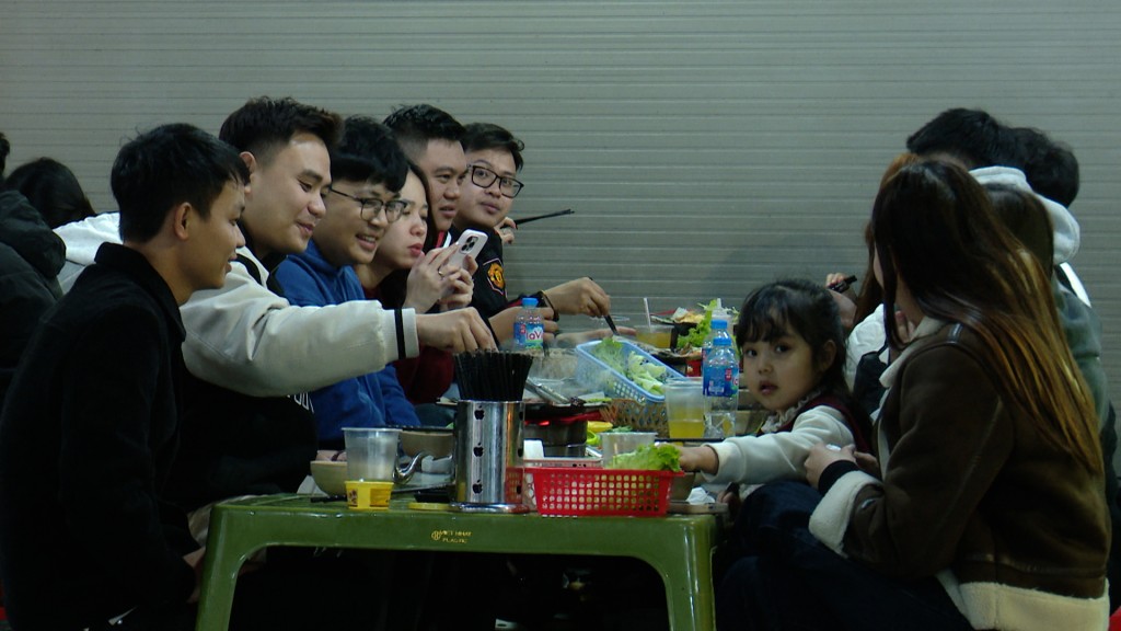 Trà sữa thay nước lọc, thức tới 3h sáng: Giới trẻ đang tự “giết thận” mỗi ngày