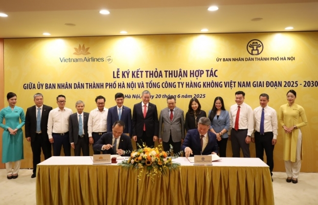 Hà Nội và Vietnam Airlines hợp tác đẩy mạnh phát triển du lịch