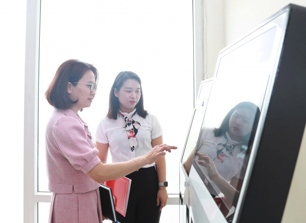 Vận hành thử nghiệm chính quyền 2 cấp ở Hoàng Mai: Người dân hài lòng