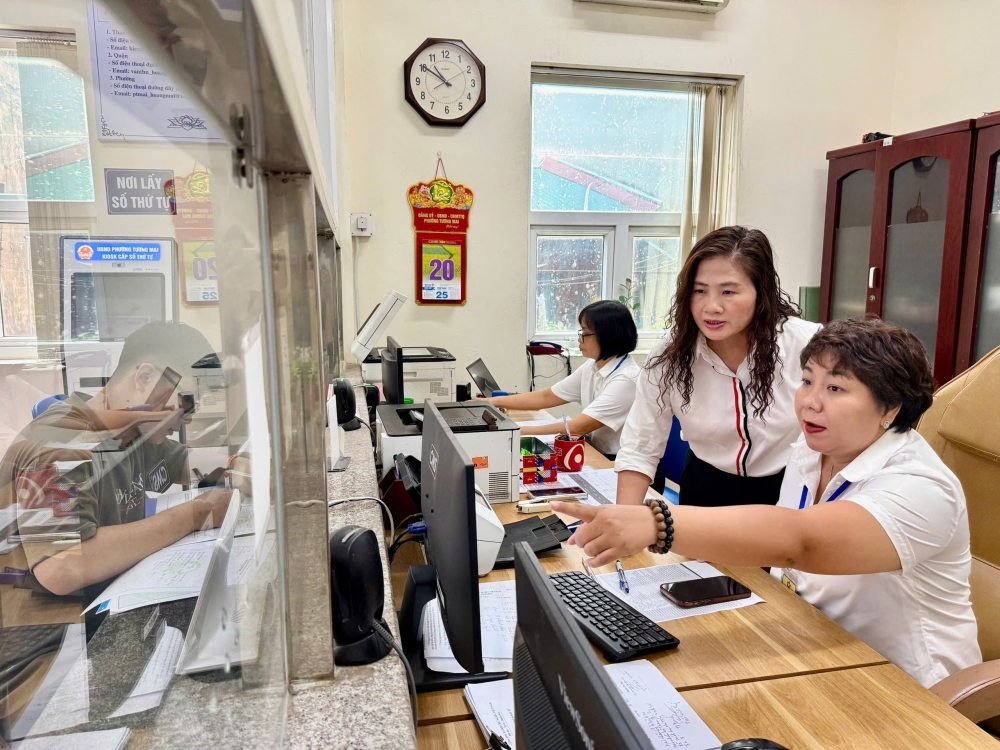 Vận hành thử nghiệm chính quyền 2 cấp ở Hoàng Mai: Người dân hài lòng