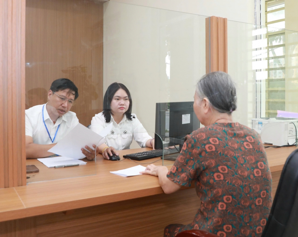 Vận hành thử nghiệm chính quyền 2 cấp ở Hoàng Mai: Người dân hài lòng