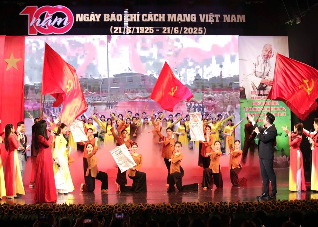 Bản hùng ca nghệ thuật về Báo chí cách mạng Việt Nam