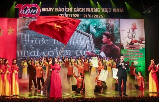 Bản hùng ca nghệ thuật về Báo chí cách mạng Việt Nam