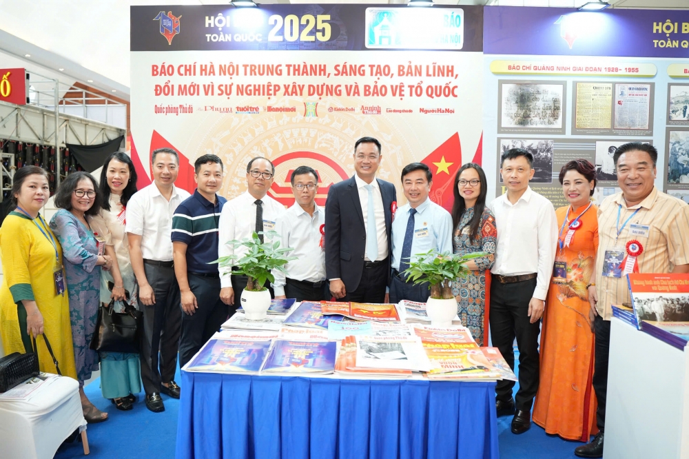 Ấn tượng với gian trưng bày của các cơ quan báo chí Thủ đô