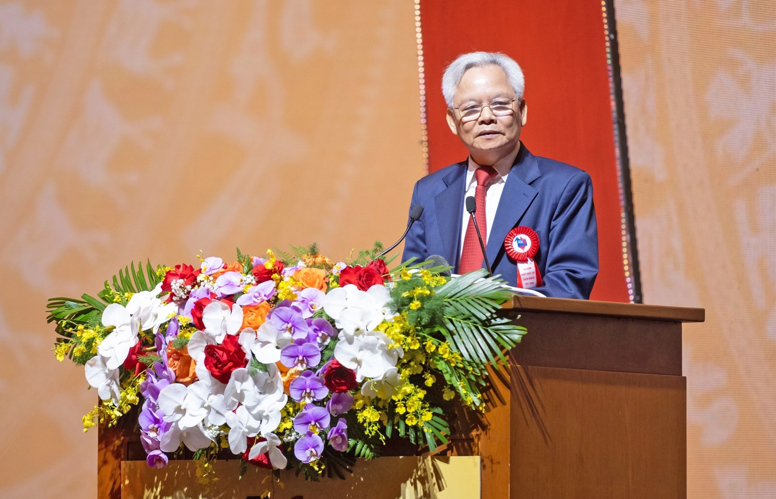 Người làm báo giữ vững mạch nguồn “mắt sáng, lòng trong, bút sắc”