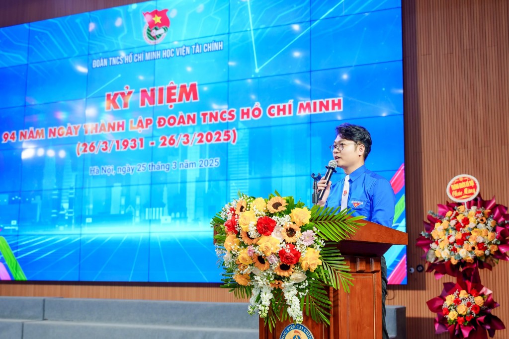 TS. Tạ Đình Hoà, Ủy viên Ban Thường vụ Thành đoàn, Bí thư Đoàn Thanh niên Học viện Tài chính phát biểu