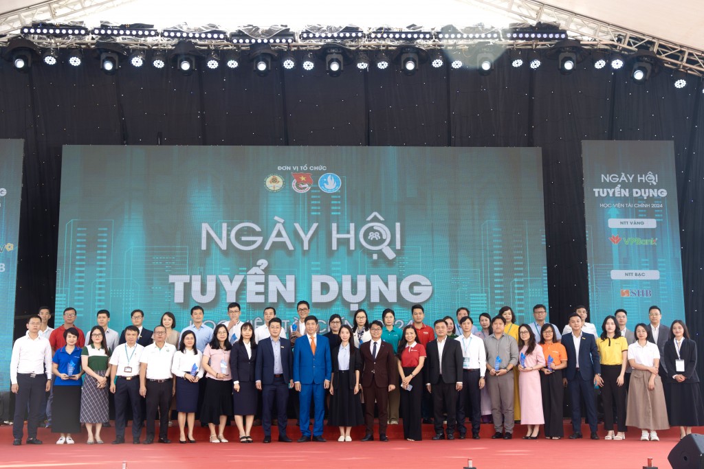 Ngày hội tuyển dụng hàng năm do Đoàn Thanh niên tổ chức