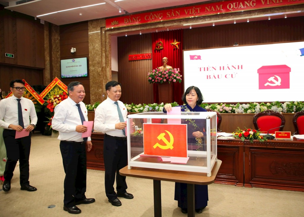 Trung tâm thông tin phục vụ công tác điều hành của Thành uỷ