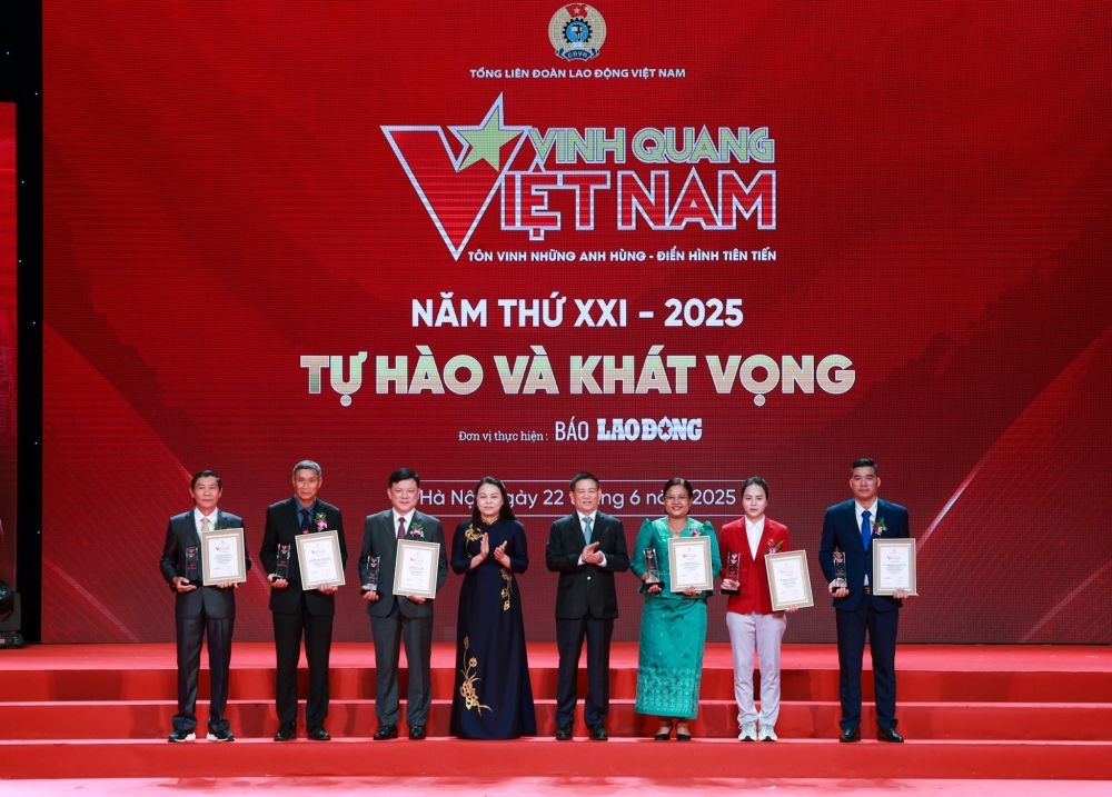 Vinh quang Việt Nam 2025: Thắp sáng khát vọng quốc gia