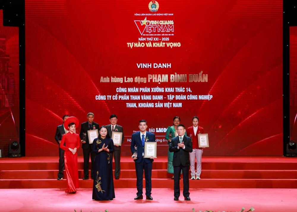 Vinh quang Việt Nam 2025: Thắp sáng khát vọng quốc gia