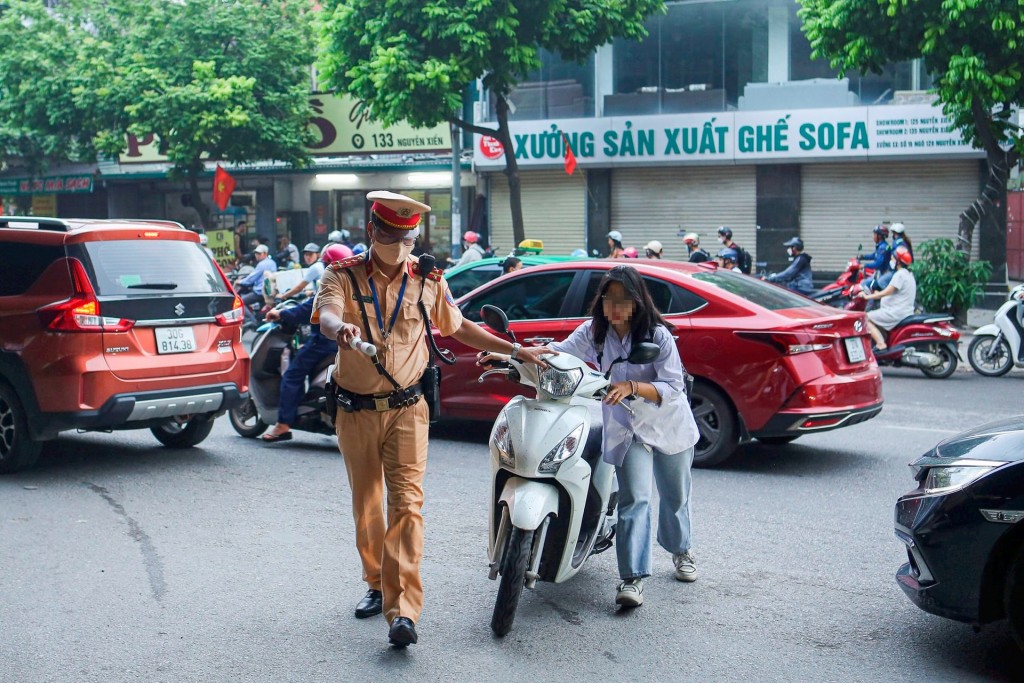 “Đòn bẩy” thúc đẩy chuyển biến hành vi của người tham gia giao thông