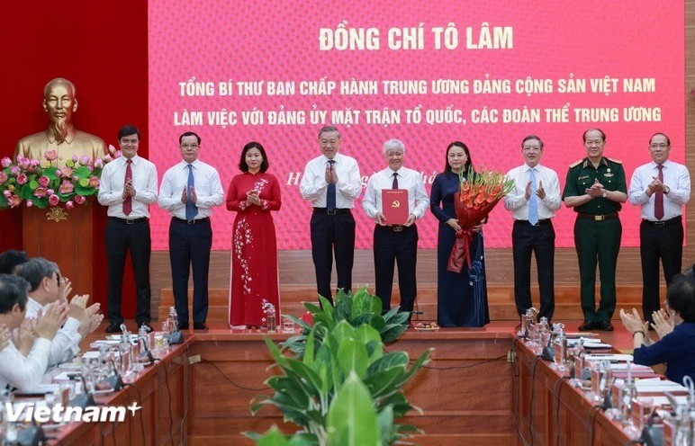 Tổng Bí thư Tô Lâm trao Quyết định thành lập Cơ quan Ủy ban Trung ương MTTQ Việt Nam