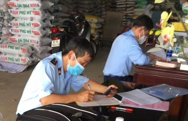 Phát hiện 22 công ty phân bón, thuốc bảo vệ thực vật vi phạm tại Tân Phú