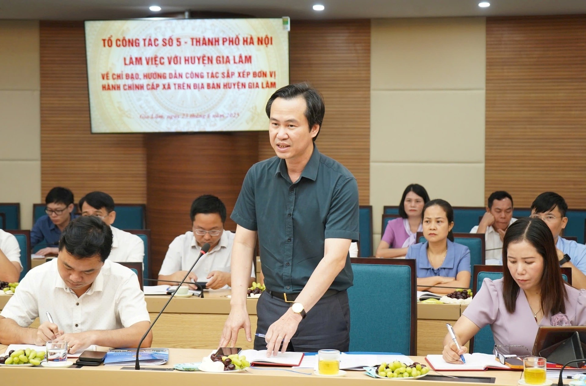 Trưởng ban Tổ chức Huyện ủy Gia Lâm Nguyễn Tuấn Khanh phát biểu. Ảnh: Ánh Dương