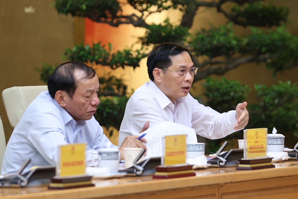Phó Thủ tướng Bùi Thanh Sơn phát biểu tại cuộc họp - Ảnh: VGP/Nhật Bắc