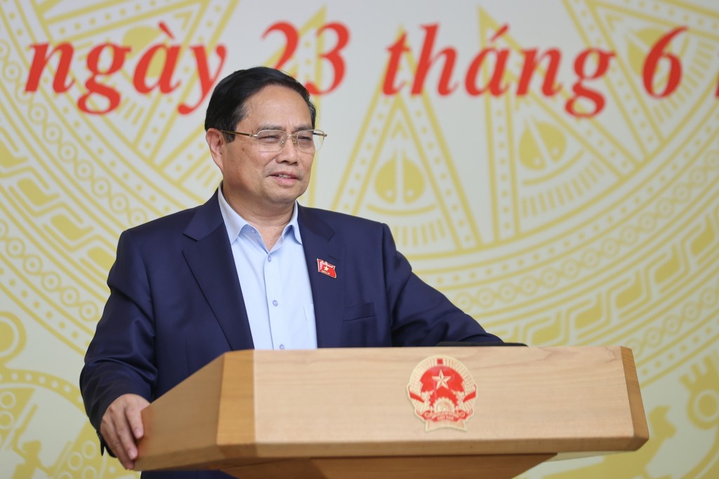 Thủ tướng Phạm Minh Chính yêu cầu các bộ, ngành, địa phương phối hợp chặt chẽ, nhịp nhàng, hiệu quả hơn nữa vì người tiêu dùng, vì người sản xuất và vì nền kinh tế phát triển lành mạnh, nhanh, bền vững trong giai đoạn tới - Ảnh: VGP/Nhật Bắc