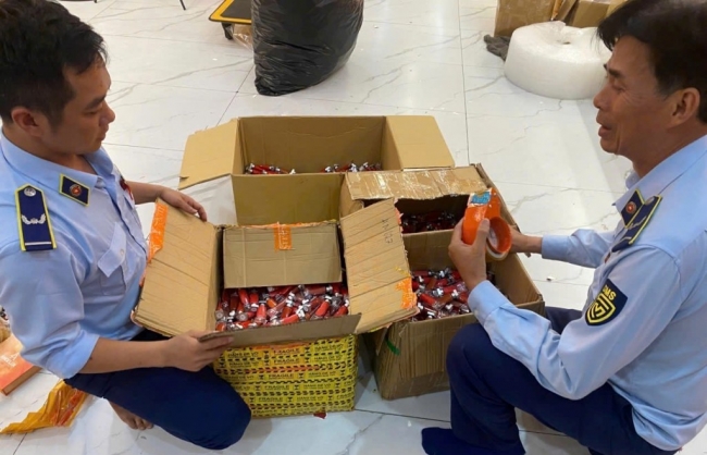 Đẩy mạnh đấu tranh chống buôn lậu, hàng giả, gian lận thương mại