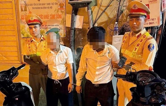 CSGT bắt quả tang 2 đối tượng trộm cắp xe máy