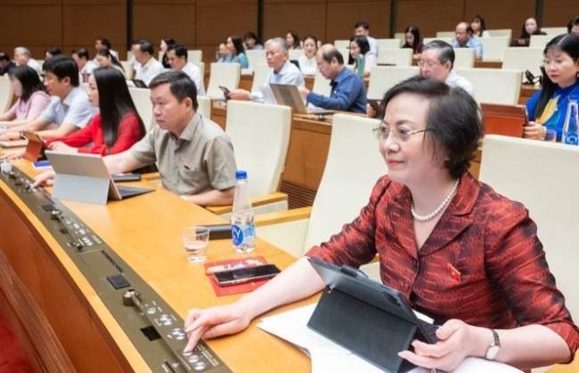 Thông qua Luật Cán bộ, công chức (sửa đổi) với nhiều quy định mới