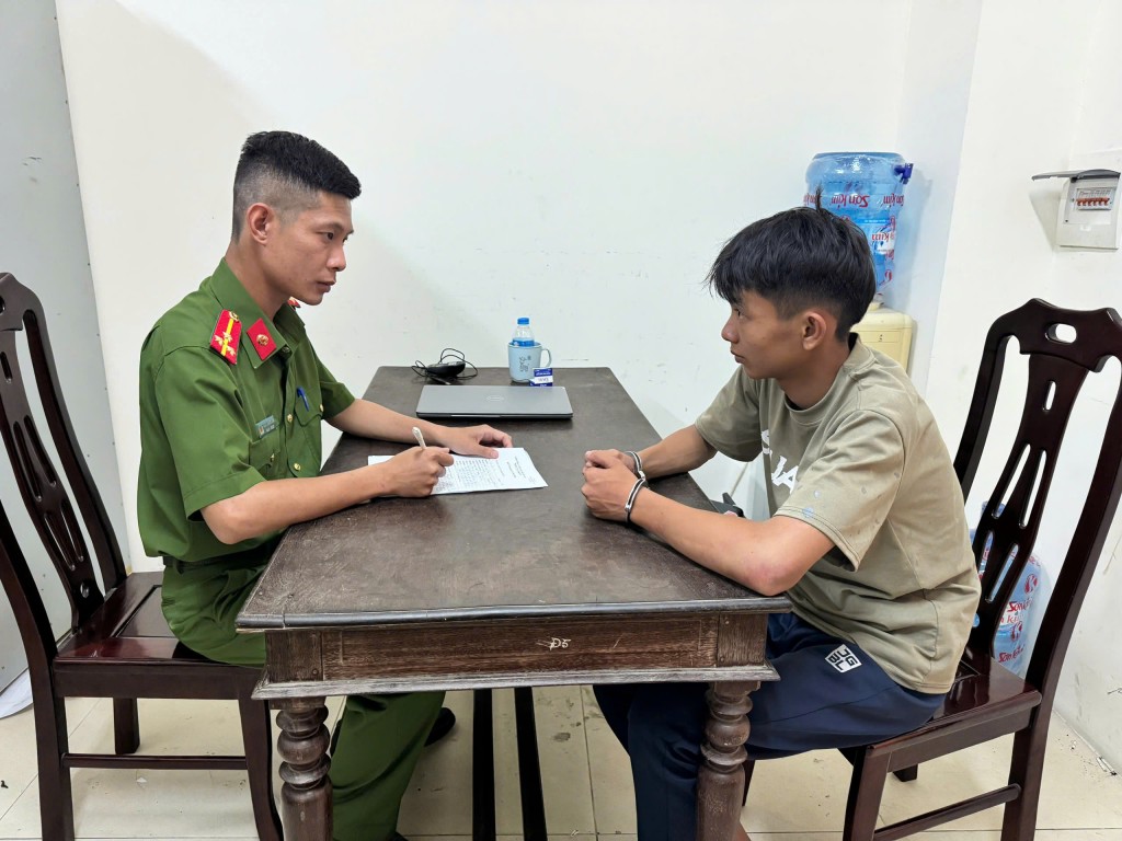 Đối tượng Lò Quang Chính tại Cơ quan Công an