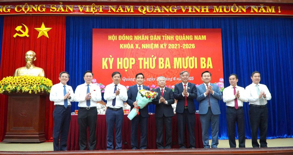 Chủ tịch UBND tỉnh Quảng Nam nghỉ hưu trước tuổi