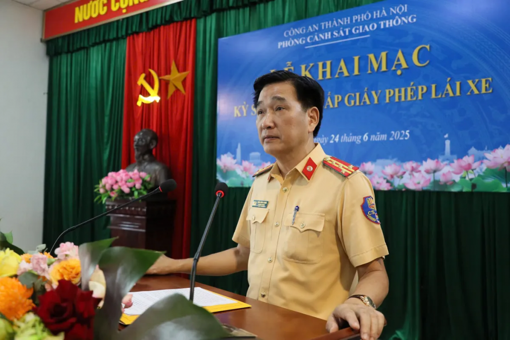 Công an Hà Nội tổ chức kỳ sát hạch lái xe đầu tiên