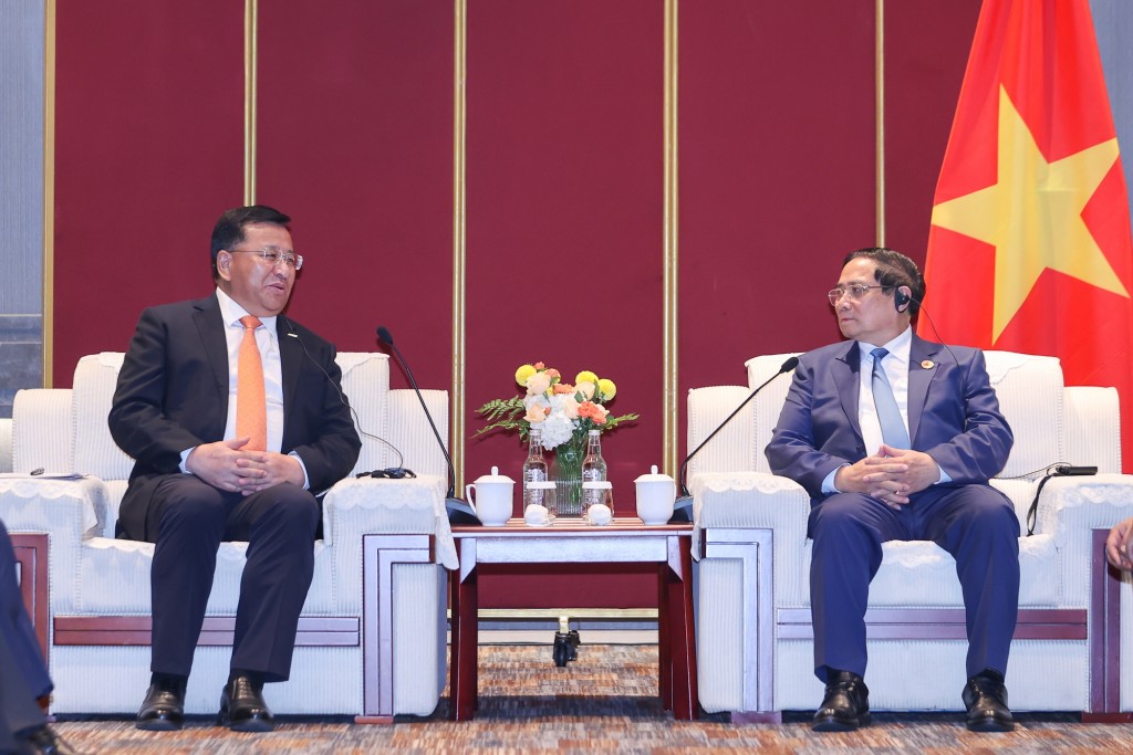 Thủ tướng Phạm Minh Chính tiếp ông Đới Hòa Căn, Chủ tịch Tập đoàn Xây dựng đường sắt Trung Quốc (CRCC) - Ảnh: VGP/Nhật Bắc