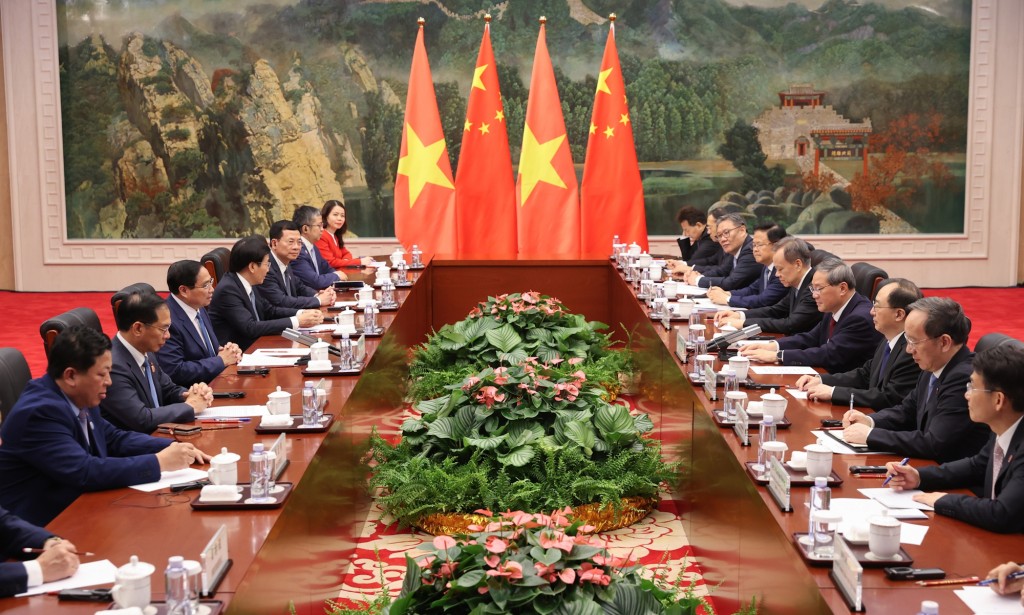 Hai Thủ tướng nhất trí đánh giá quan hệ hai Đảng, hai nước đã có những bước chuyển mạnh mẽ, thực chất với nhiều điểm sáng tích cực - Ảnh: VGP/Nhật Băc