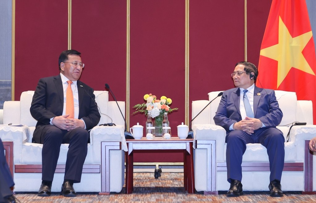 Thủ tướng tiếp lãnh đạo 3 tập đoàn hàng đầu Trung Quốc về đường sắt và hạ tầng giao thông