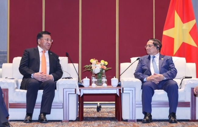 Thủ tướng tiếp lãnh đạo 3 tập đoàn hàng đầu Trung Quốc về đường sắt và hạ tầng giao thông