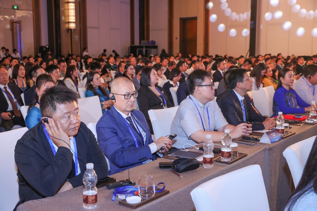 Các đại biểu dự Diễn đàn - Ảnh: VGP/Nhật Bắc