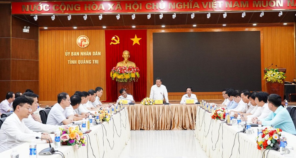 UBND tỉnh Quảng Bình phối hợp với UBND tỉnh Quảng Trị gấp rút hoàn thiện các phương án nhân sự, tổ chức bộ máy để đảm bảo sự vận hành thông suốt của chính quyền mới từ ngày 1/7 