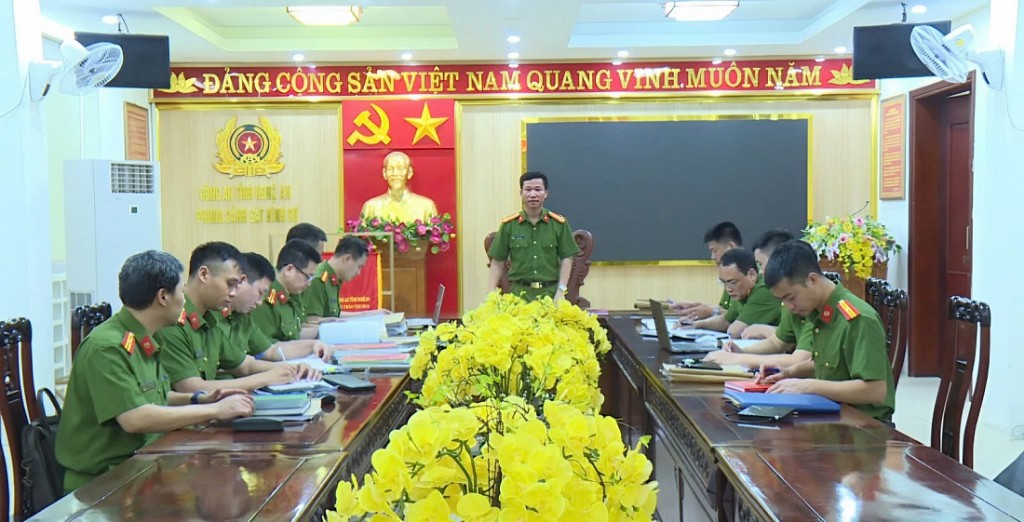 Cơ quan thường trực Ban chuyên án họp bàn phương án triển khai nhiệm vụ chuyên án triệt xóa băng nhóm lừa đảo công nghệ cao xuyên quốc gia, chiếm đoạt hơn 2.000 tỷ đồng