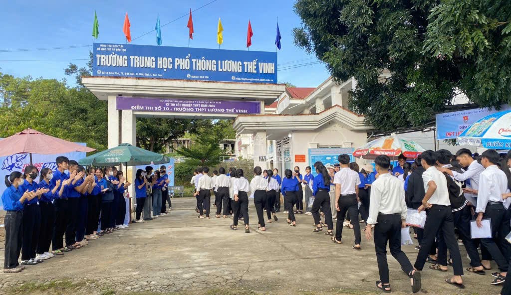 Tuổi trẻ Kon Tum đồng hành cùng sĩ tử trong kỳ thi tốt nghiệp THPT