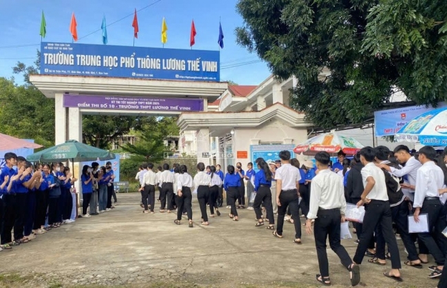 Tuổi trẻ Kon Tum đồng hành cùng sĩ tử trong kỳ thi tốt nghiệp THPT