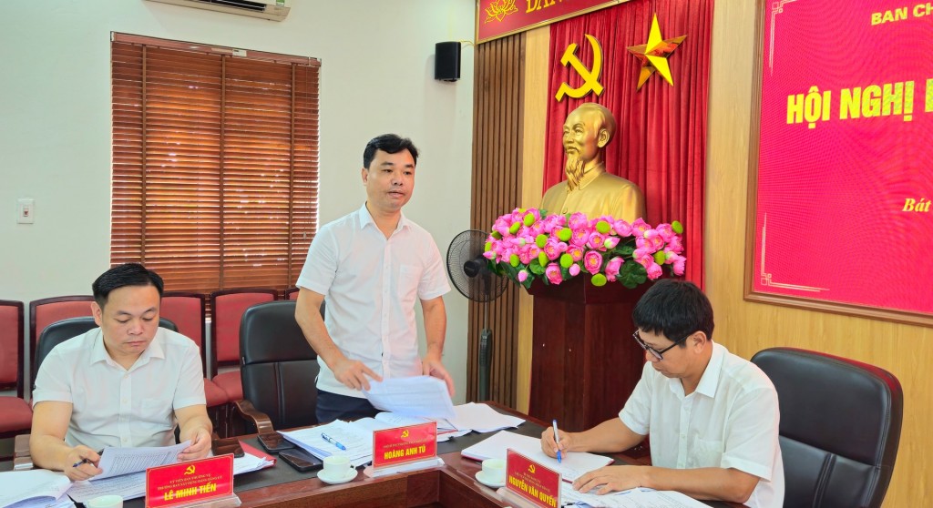 Xã Bát Tràng mới vận hành thử nghiệm hội nghị Ban Thường vụ, Ban Chấp hành Đảng bộ