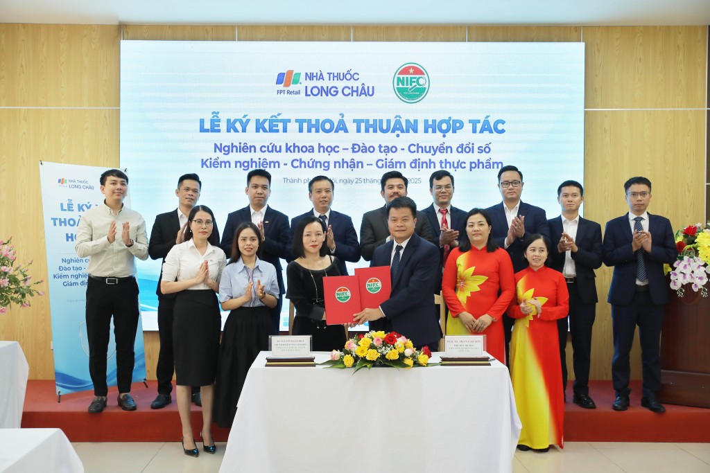 Chủ động tiên phong tiến hành “kiểm tra kép vì sức khỏe người dân và khách hàng”