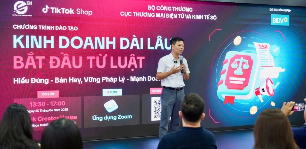 Doanh nghiệp thương mại điện tử: Nắm vững chính sách để phát triển bền vững