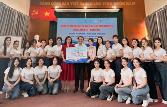 Thí sinh Mrs Grand Việt Nam 2025 cùng lan tỏa yêu thương