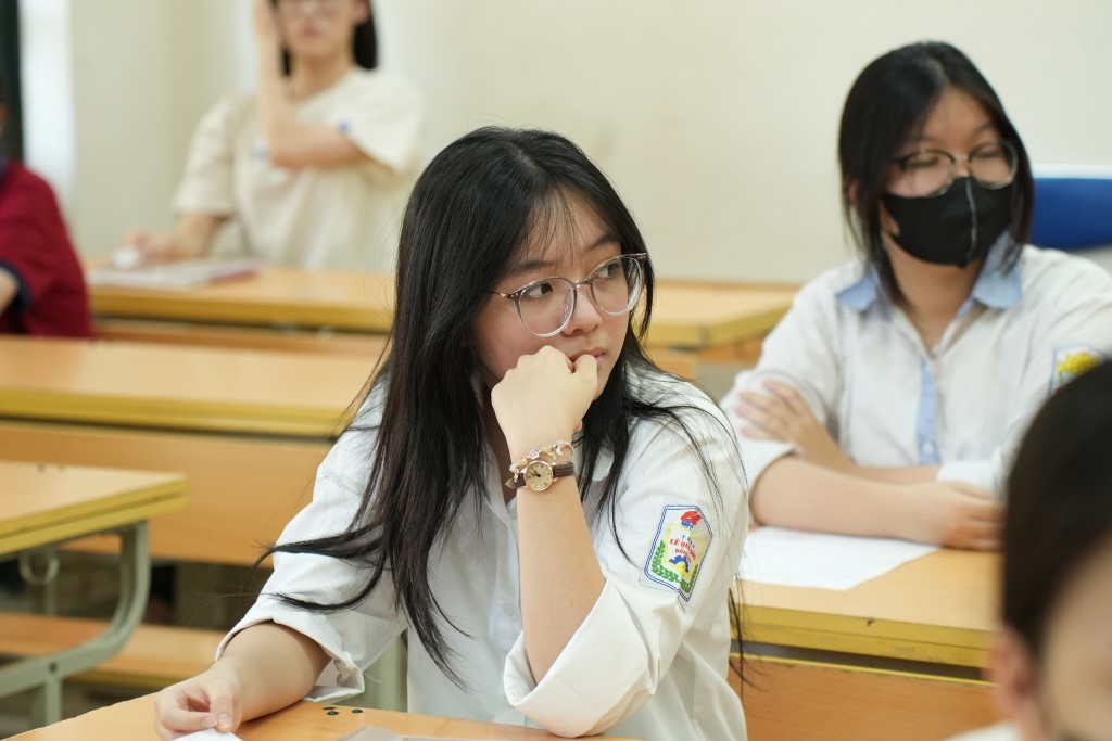 Bên cạnh đó cũng có nhiều thí sinh tỏ ra lo lắng trước ngưỡng cửa quan trọng của đời mình