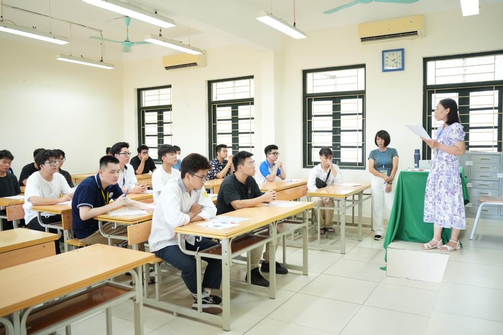 Gần 1.000 học sinh trượt tốt nghiệp, 777 thí sinh bị điểm liệt Toán