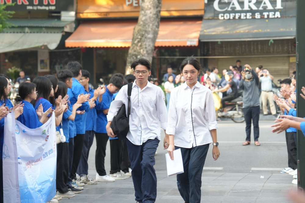Kỳ thi của con, nỗi lo của bố mẹ Kỳ thi của con, nỗi lo của bố mẹ