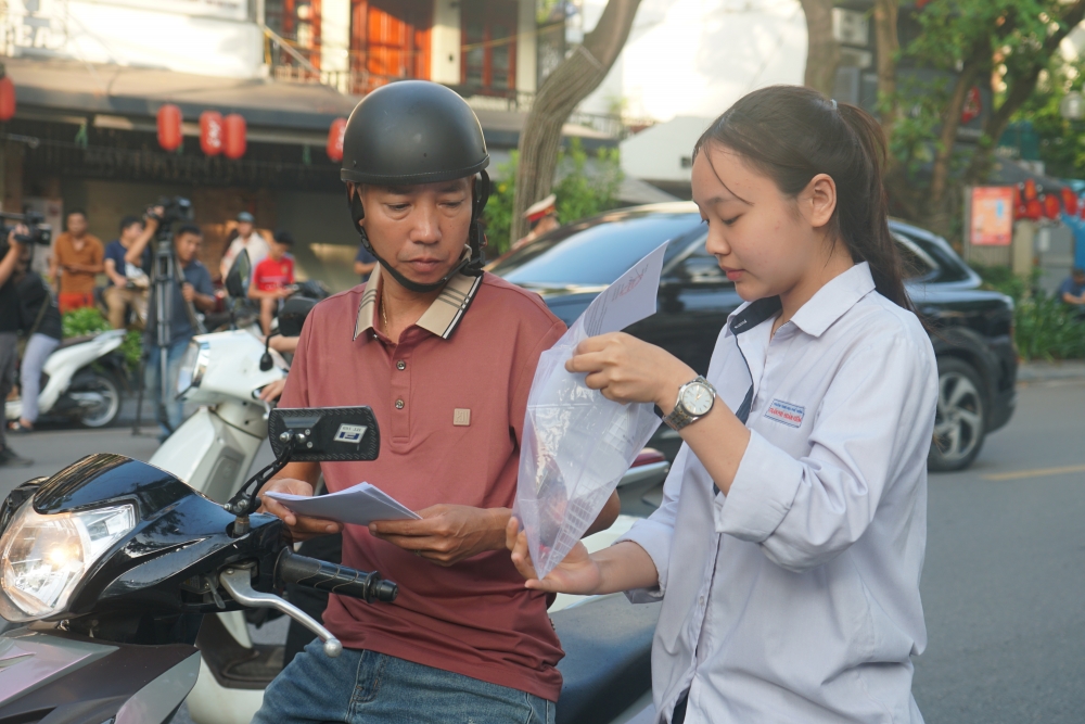 Kỳ thi của con, kỳ lo của bố mẹ Kỳ thi của con, kỳ lo của bố mẹ