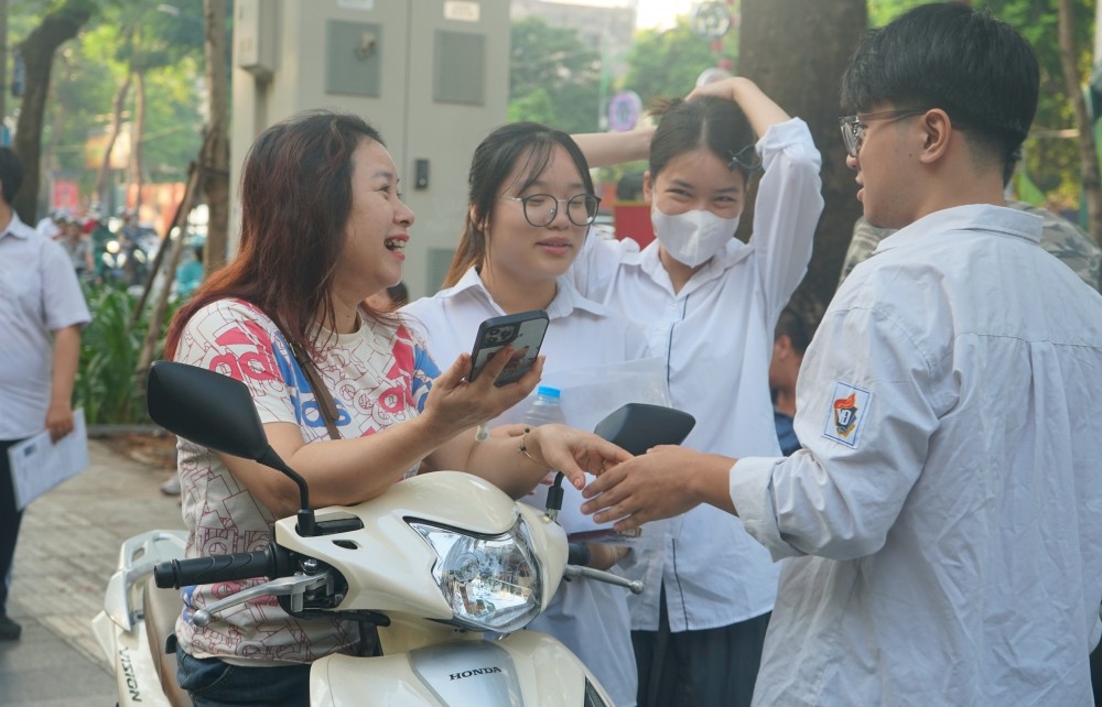 Hơn 1,16 triệu thí sinh bước vào ngày đầu tiên