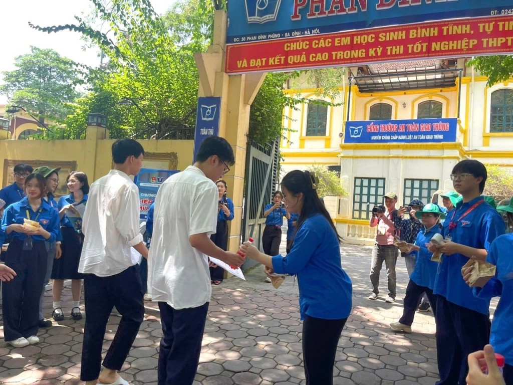 Giao thông trong ngày thi đầu tiên diễn ra an toàn, thuận lợi