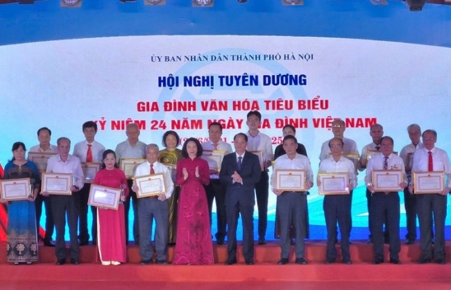 Gia đình văn hóa tiêu biểu góp phần làm rạng danh truyền thống và bản sắc