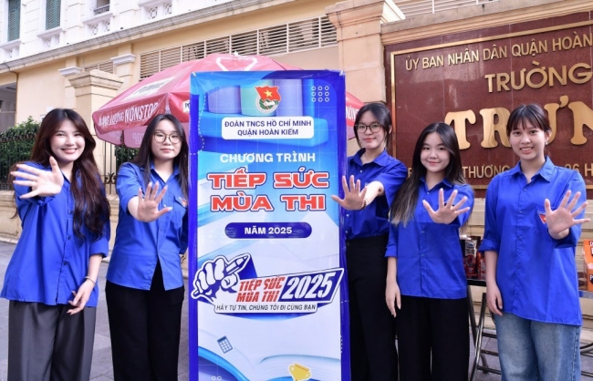 Người trẻ "sống chất” trong thời đại số