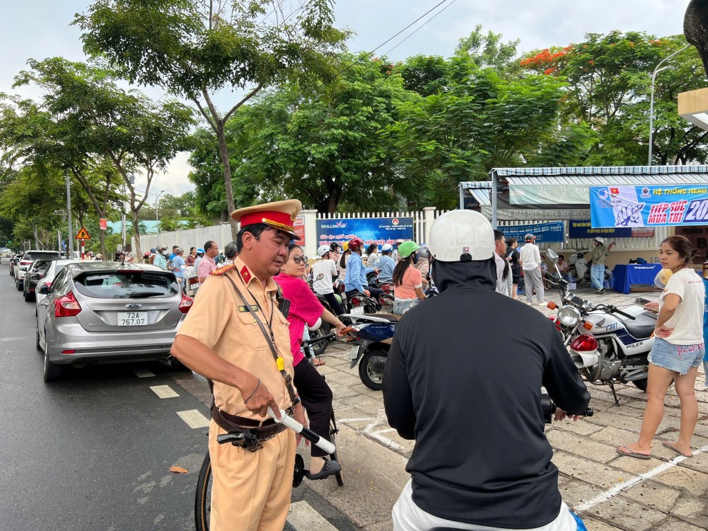 Hơn 14.000 thí sinh Bà Rịa - Vũng Tàu phấn khởi kết thúc môn thi đầu tiên