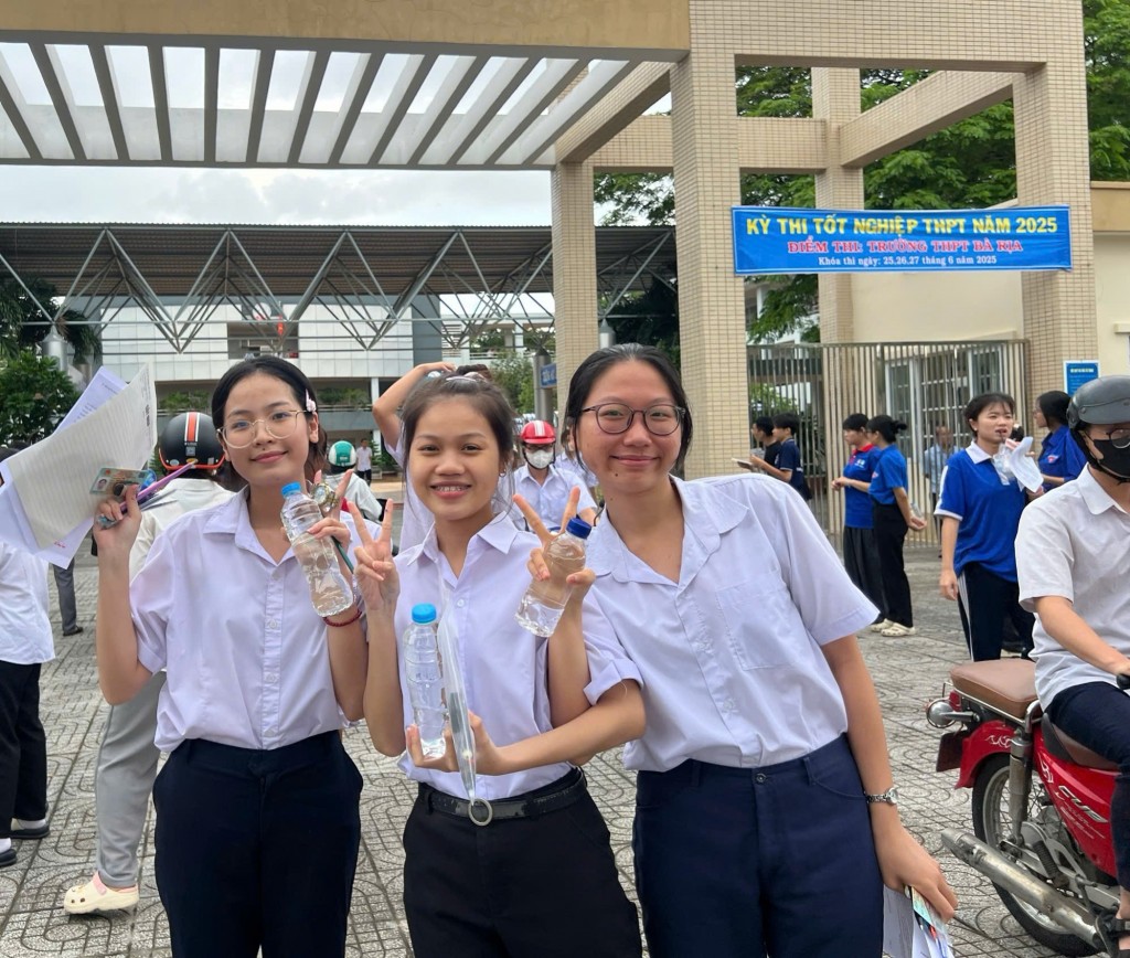 Hơn 14.000 thí sinh Bà Rịa - Vũng Tàu phấn khởi kết thúc môn thi đầu tiên